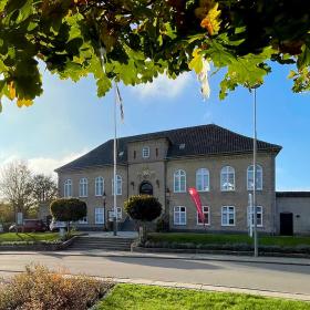 Åbningstider | VisitOdsherred | Turistbureau | Turistinformation | Tinghuset | Odsherred | Nykøbing Sjælland